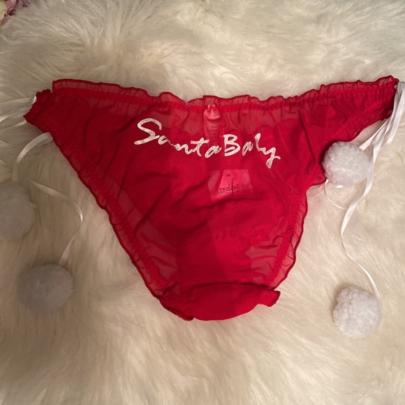 Fredericks of Hollywood Christmas/Santa nighty size L plus two panties - Picture 12 of 16